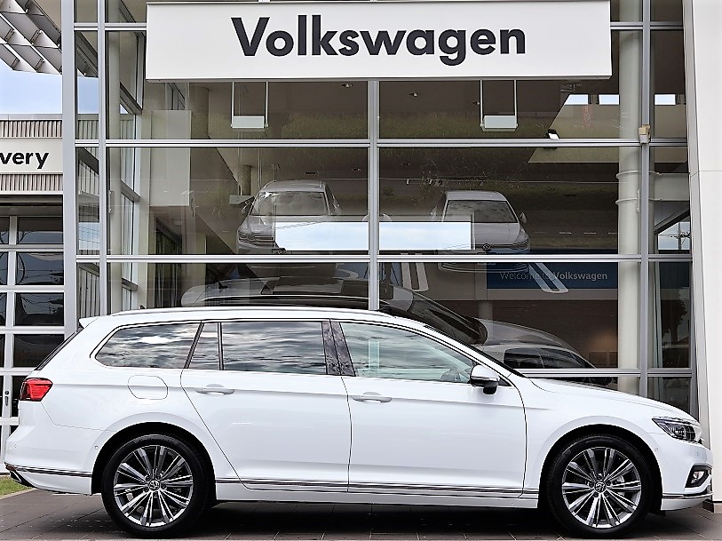 Passat Variant TDI Elegance Advance NAVI SunRoofの画像2