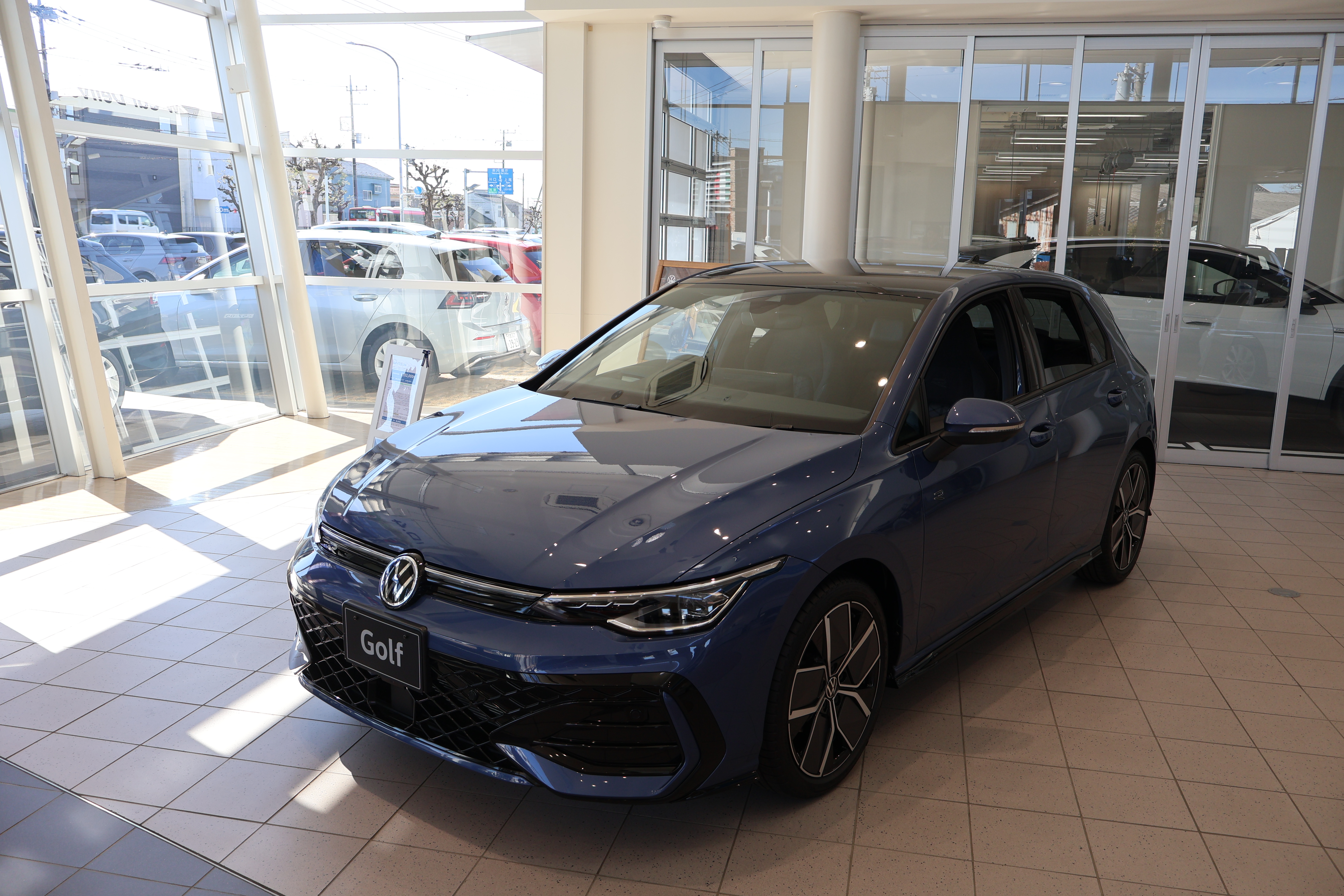 The new Golf eTSI R-Line 純正ナビ“Discover”、テクノロジーパッケージの画像1