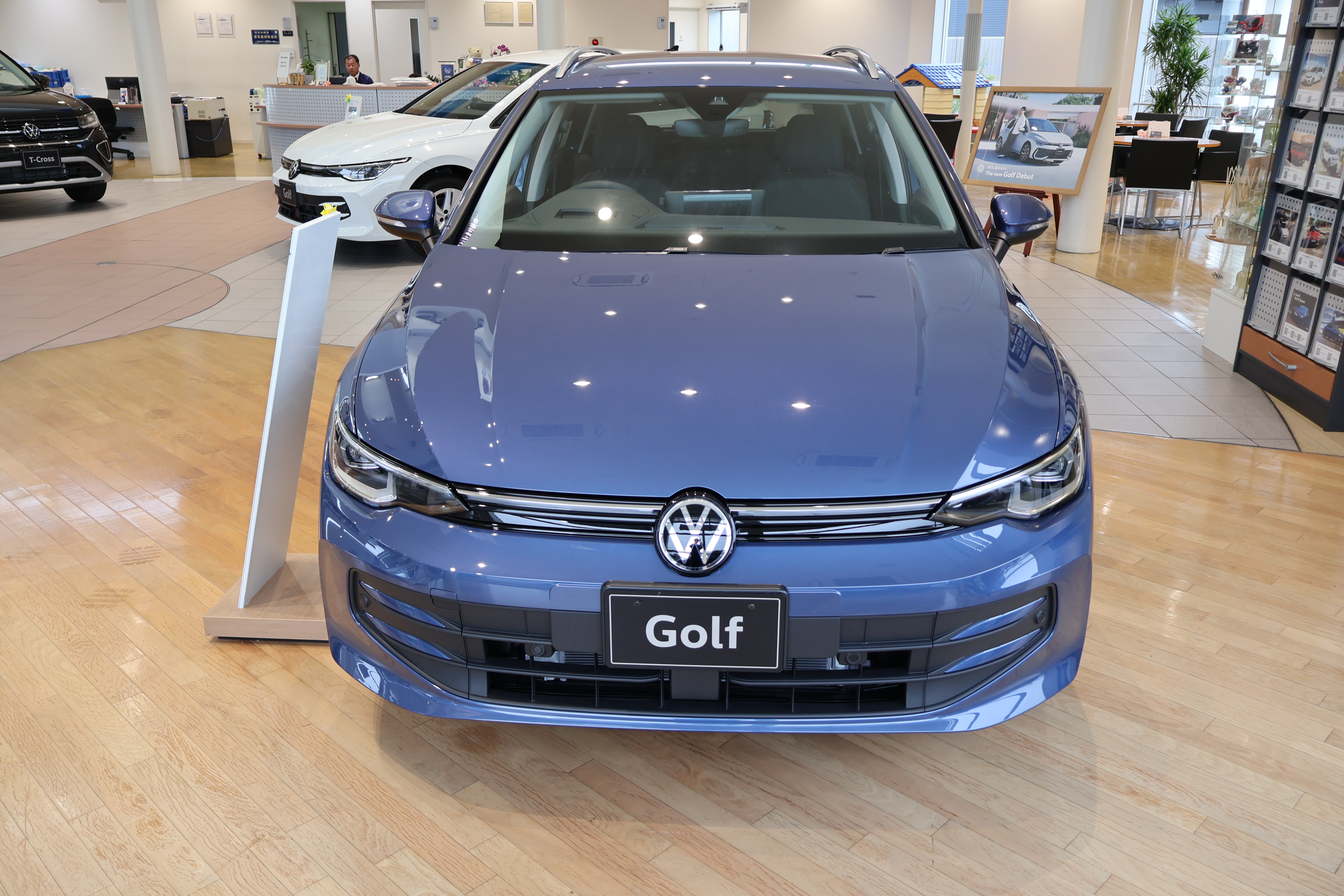 The new Golf Variant eTSI Active 純正ナビ“Discover”、テクノロジーパッケージの画像1