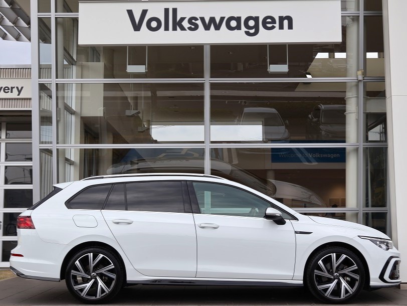 Golf Variant eTSI R-Line Platinum Edition NAVI DCCの画像2