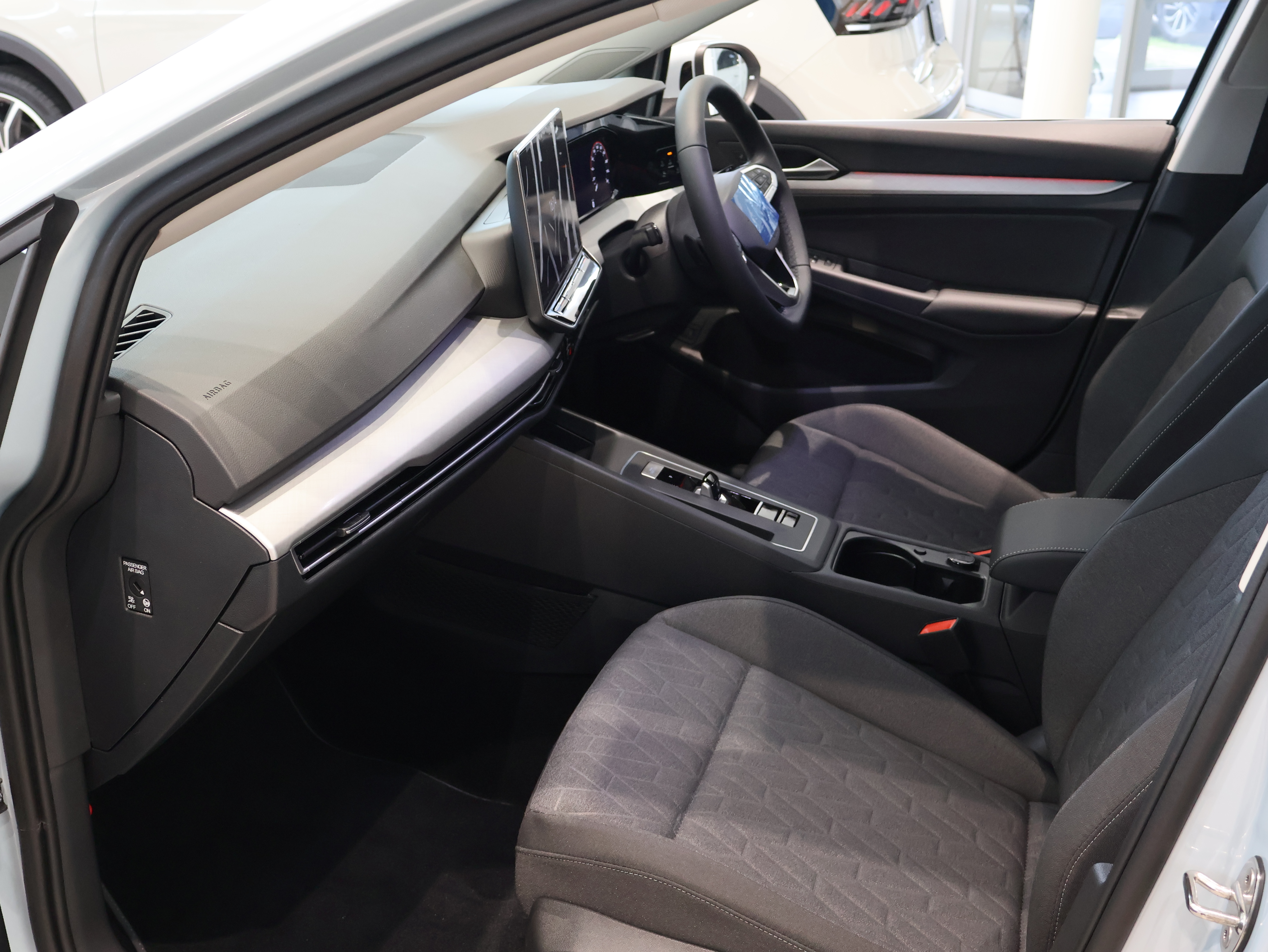 The new Golf Variant eTSI Active 純正ナビ“Discover”、テクノロジーパッケージの画像4