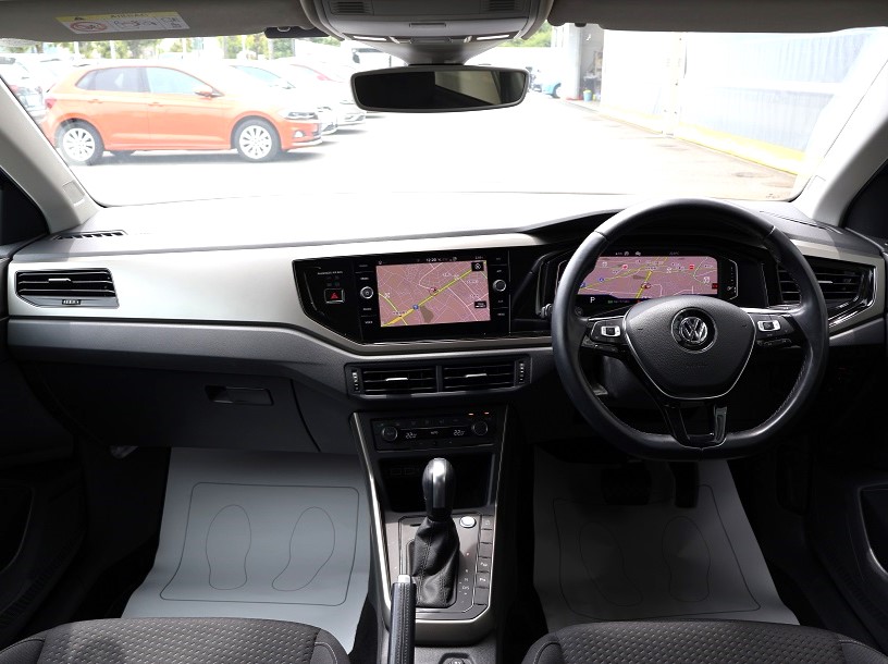 Polo TSI Comfortline Limited NAVI ETCの画像4