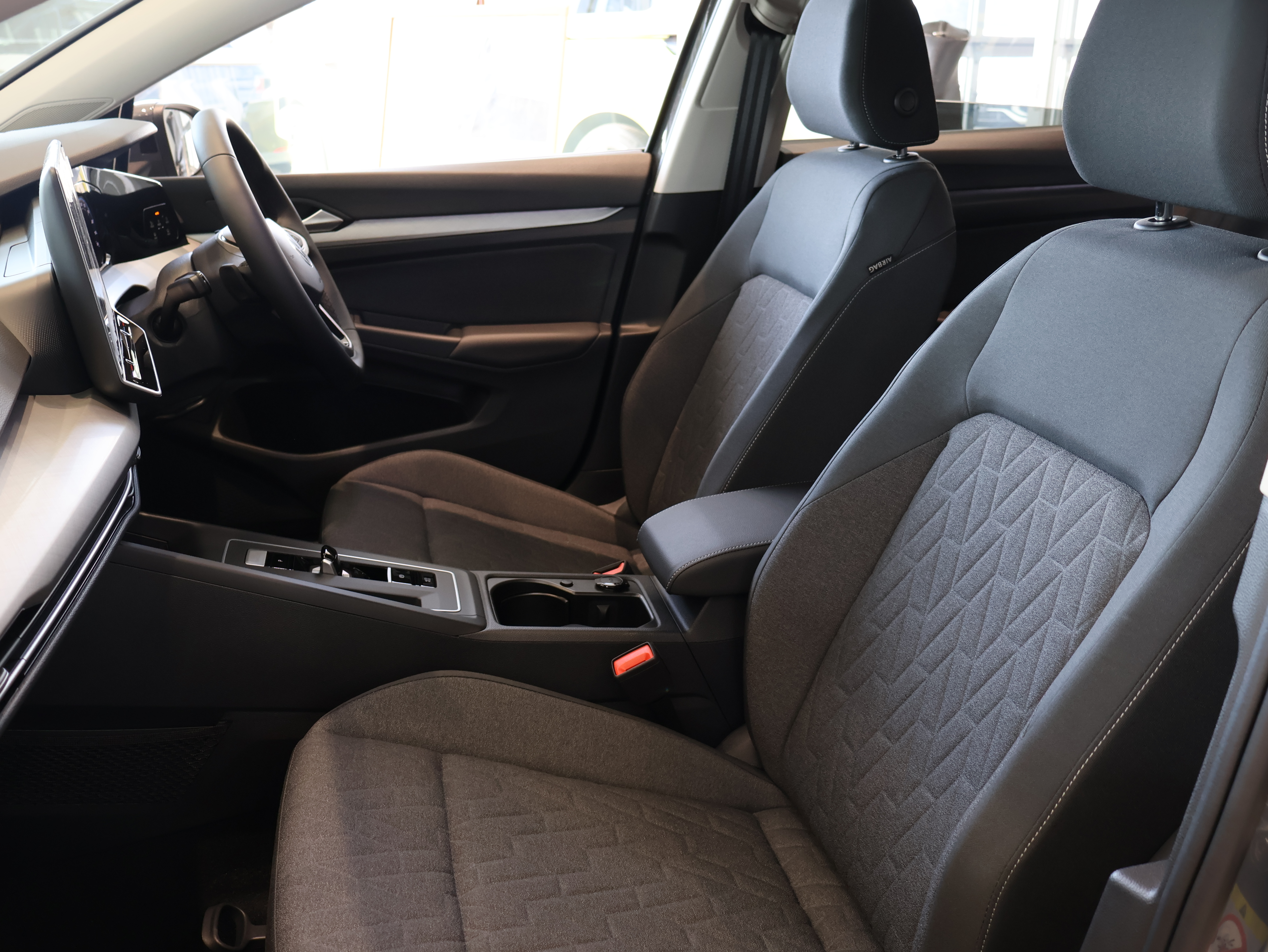 The new Golf eTSI Active 純正ナビ“Discover”、テクノロジーパッケージの画像4