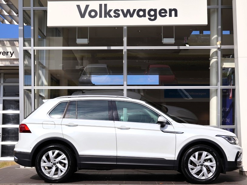 Tiguan TSI Elegance NAVI ETCの画像2