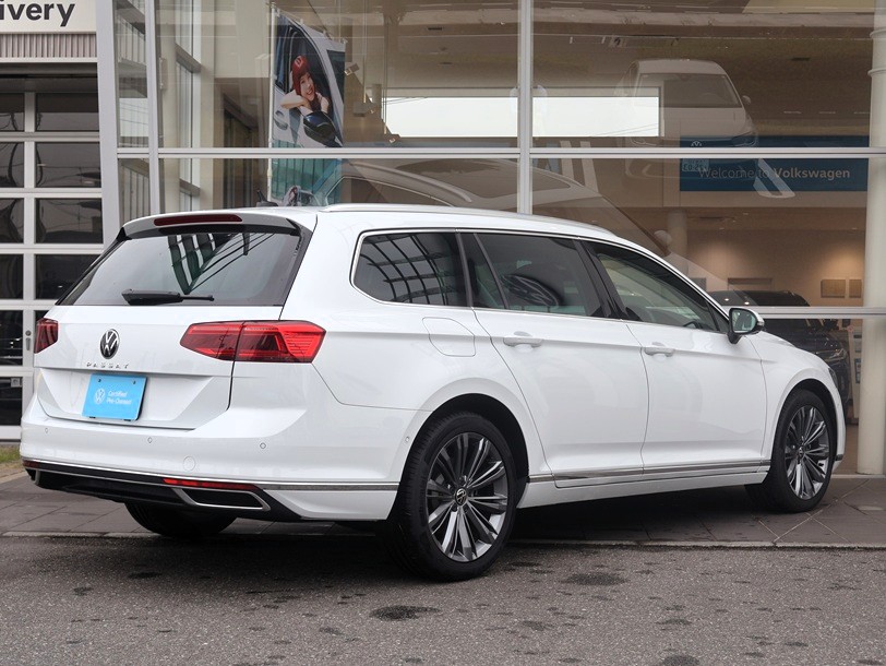 Passat Variant TDI Elegance Advance NAVI SunRoofの画像3
