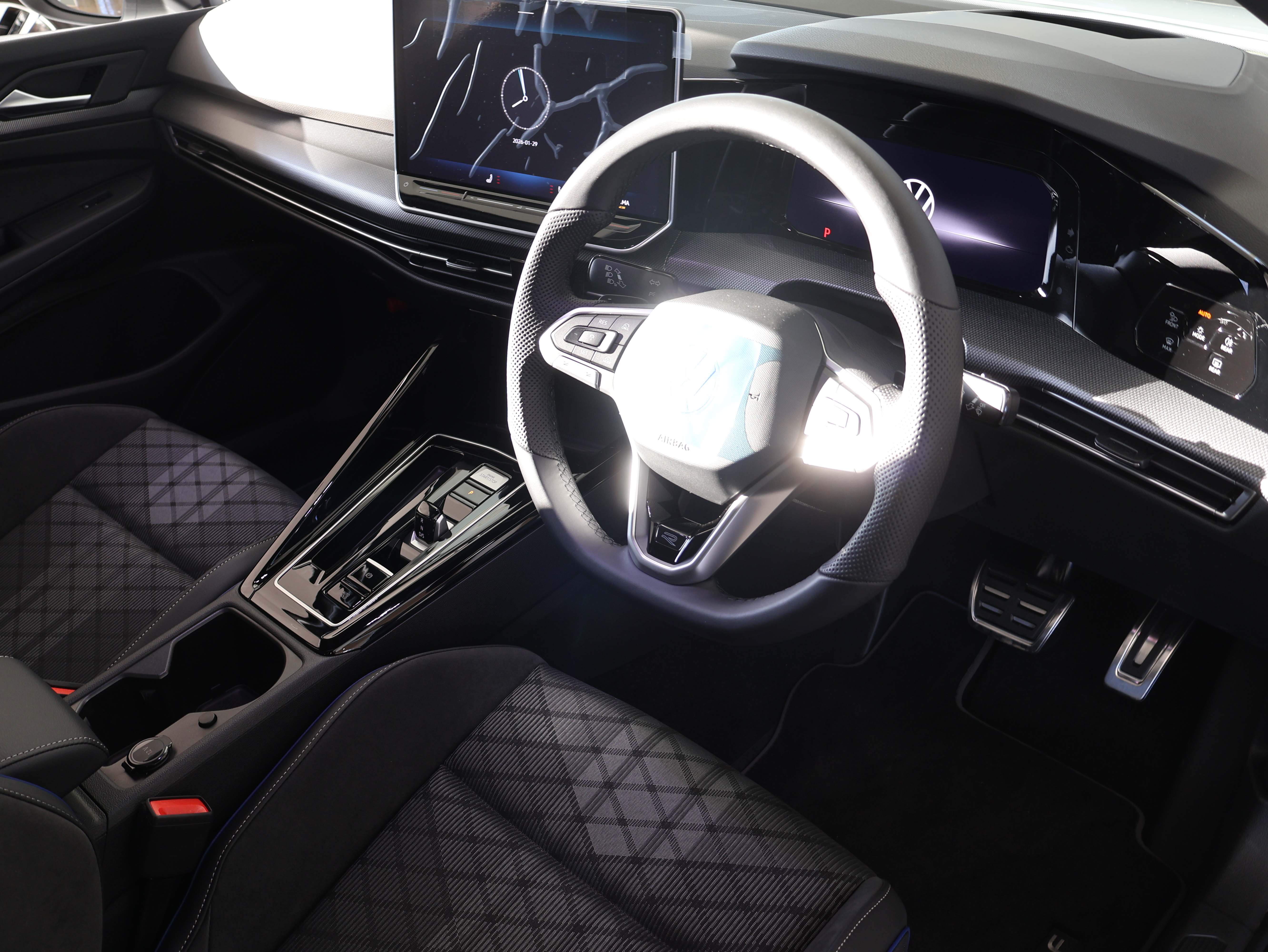 The new Golf TDI R-Line 純正ナビ“Discover”、テクノロジーパッケージの画像3